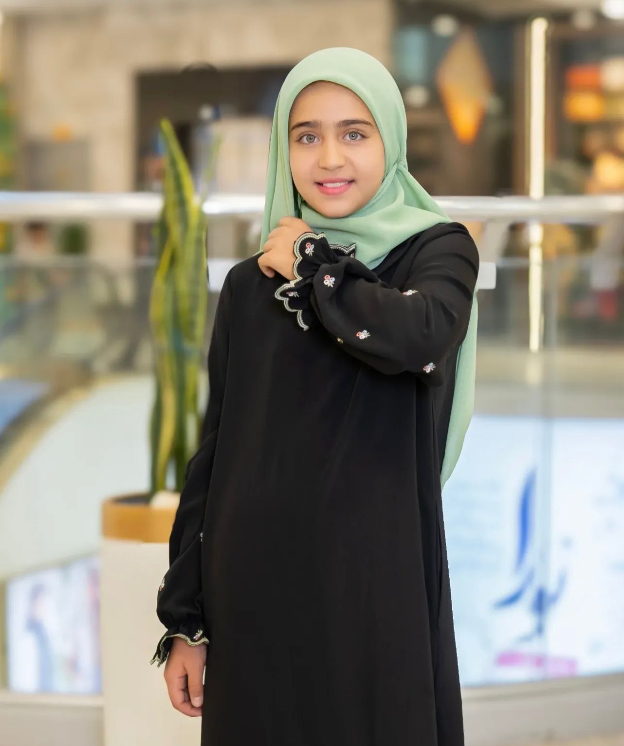 girls’ embroidered abaya – available in green, black & navy blue – 105/114/120 cm